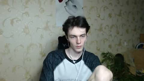 traqqq online show from June 19, 2026, 9:29 pm