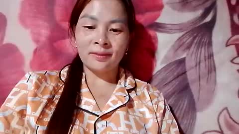 xuxulove00 online show from October 4, 2025, 1:36 am