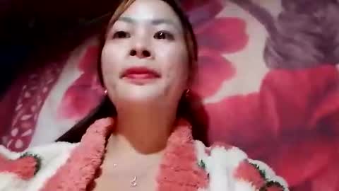 xuxulove00 online show from December 15, 2025, 12:04 am