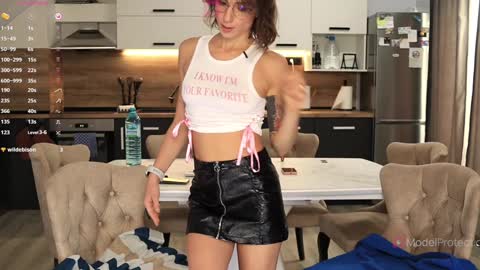 FrancyStepmom and YStepson    INTERESTED IN A GIRL-GIRL COLLABORATION  TEXT ME HERE  or INSTAGRAM online show from November 4, 2025, 1:10 pm