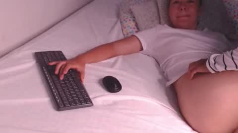 Gabriela and Camila online show from March 9, 2025, 3:27 pm