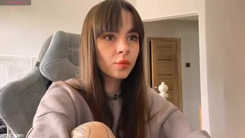 Lily online show from April 13, 2026, 10:43 am