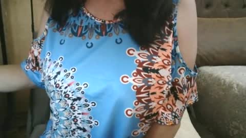 Snapshot of xxalexis chatting on June 22, 2026, 9:17 am HotMomAlex online show from June 22, 2026, 9:17 am