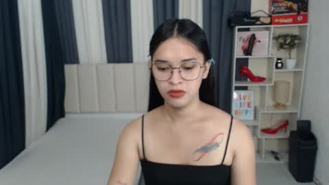 CHLOES ROOM online show from September 20, 2025, 5:41 am