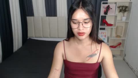 CHLOES ROOM online show from October 9, 2025, 5:33 pm