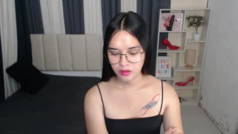 CHLOES ROOM online show from October 14, 2025, 5:47 pm