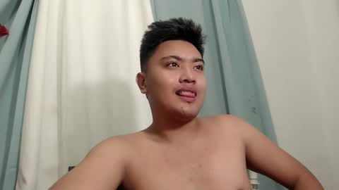 Snapshot of xxhotloyd_cummerx chatting on December 3, 2024, 3:33 pm Loyd online show from December 3, 2024, 3:33 pm