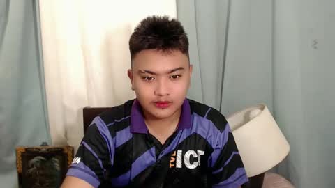 Snapshot of xxhotloyd_cummerx chatting on December 11, 2024, 5:00 am Loyd online show from December 11, 2024, 5:00 am