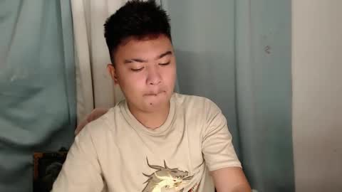 Snapshot of xxhotloyd_cummerx chatting on December 19, 2024, 2:35 pm Loyd online show from December 19, 2024, 2:35 pm