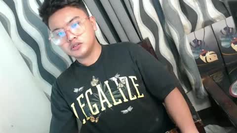 Snapshot of xxhotloyd_cummerx chatting on January 17, 2025, 9:17 am Loyd online show from January 17, 2025, 9:17 am