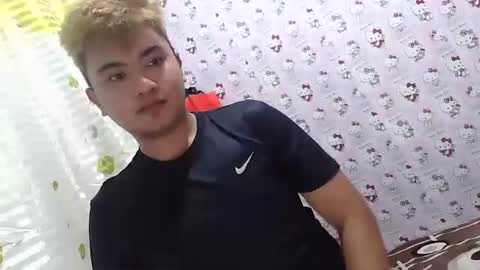 Snapshot of xxhotloyd_cummerx chatting on September 23, 2025, 11:35 am Loyd online show from September 23, 2025, 11:35 am