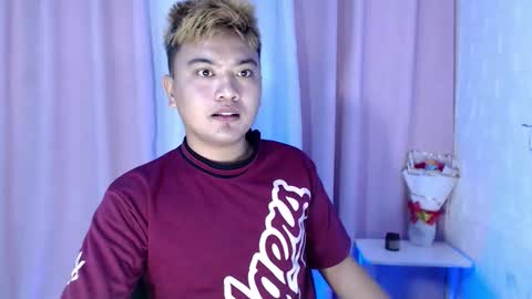 Snapshot of xxhotloyd_cummerx chatting on October 25, 2025, 11:51 am Loyd online show from October 25, 2025, 11:51 am