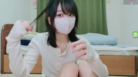 xxinoxx online show from November 17, 2025, 3:23 am