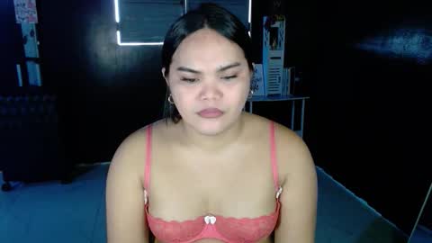 Kylie Smith online show from November 8, 2025, 5:18 am