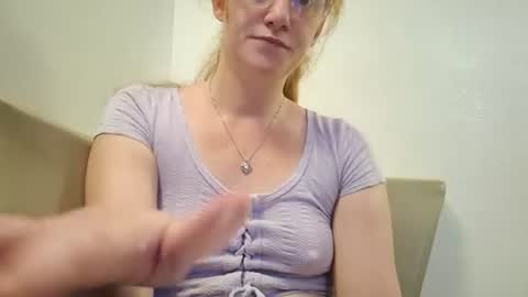 Snapshot of xxmariebliss chatting on July 13, 2026, 12:41 pm xxmariebliss online show from July 13, 2026, 12:41 pm