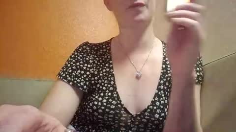 Snapshot of xxmariebliss chatting on August 5, 2026, 3:37 pm xxmariebliss online show from August 5, 2026, 3:37 pm