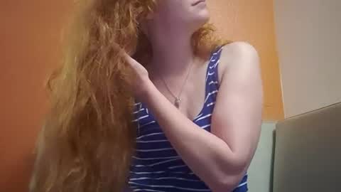 Snapshot of xxmariebliss chatting on August 6, 2026, 3:25 pm xxmariebliss online show from August 6, 2026, 3:25 pm