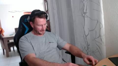 Snapshot of xxmettexx chatting on March 28, 2026, 2:49 pm xxmettexx online show from March 28, 2026, 2:49 pm