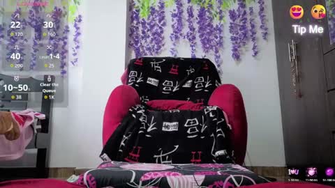 xxmilexx online show from May 13, 2026, 11:07 am