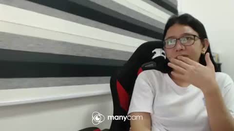 Snapshot of xxmonsterbigcockxx chatting on September 29, 2025, 1:27 pm  Kaycee  online show from September 29, 2025, 1:27 pm