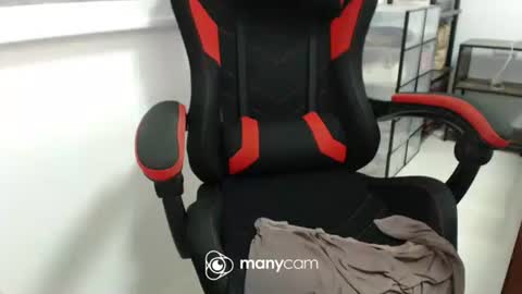 Snapshot of xxmonsterbigcockxx chatting on October 18, 2025, 3:13 pm  Kaycee  online show from October 18, 2025, 3:13 pm