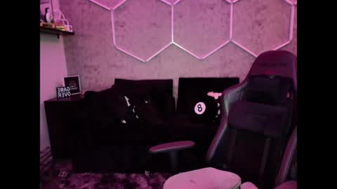 xxprincetonxx online show from April 19, 2026, 8:33 pm