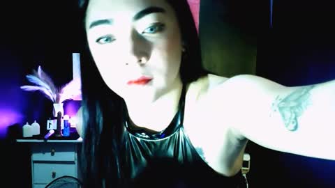 xxslutty kim online show from November 11, 2025, 10:15 am