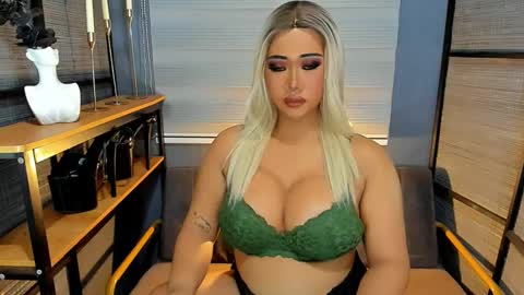 Snapshot of xxtastefullayeshaxx chatting on February 19, 2025, 9:06 am xxtastefullayeshaxx online show from February 19, 2025, 9:06 am