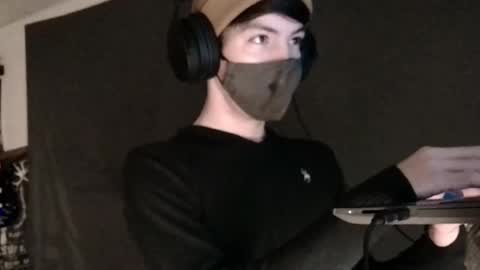 Snapshot of xxwhitefoxx chatting on February 28, 2025, 6:54 am David Fox online show from February 28, 2025, 6:54 am