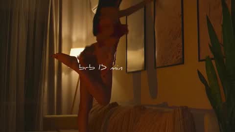 Molly online show from November 18, 2025, 1:04 pm