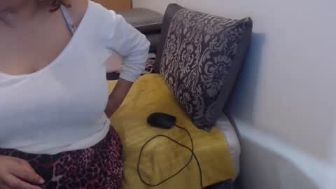 Snapshot of xxxbustybabe27x chatting on October 7, 2025, 4:26 pm Ayanda online show from October 7, 2025, 4:26 pm