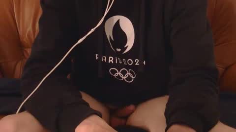 xxxen77 online show from May 17, 2026, 8:05 pm