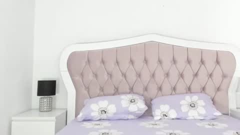 Elvira online show from October 26, 2025, 4:18 am