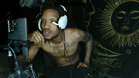 xxxjrstrokesxxx online show from February 5, 2025, 7:18 am