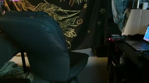 xxxjrstrokesxxx online show from March 2, 2025, 7:23 pm