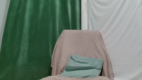 Snapshot of xxxlola_ chatting on May 16, 2026, 10:41 pm Lola online show from May 16, 2026, 10:41 pm