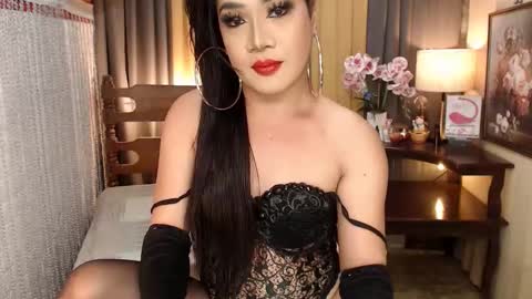 QUEENCY online show from January 27, 2025, 6:41 pm