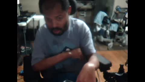 xxxonwheelz online show from September 26, 2025, 9:41 pm