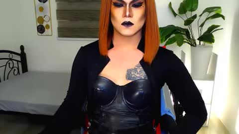 QueenMarina online show from May 17, 2026, 6:33 am