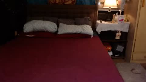 Angela online show from September 17, 2025, 12:01 am