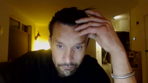 yallayalla1806 online show from November 28, 2025, 5:59 pm