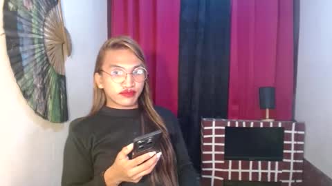 lorien gosper online show from December 8, 2024, 3:02 pm