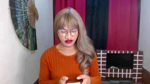 lorien gosper online show from January 10, 2025, 11:11 am