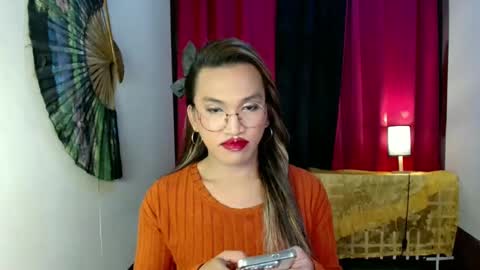 lorien gosper online show from February 9, 2025, 11:14 am