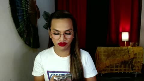 lorien gosper online show from February 14, 2025, 3:26 pm