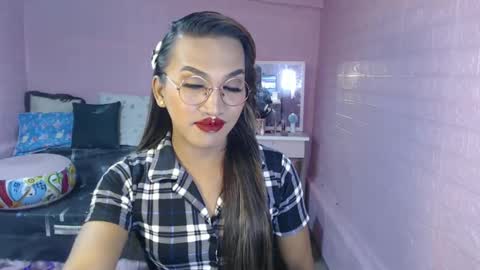 lorien gosper online show from March 2, 2025, 6:27 am