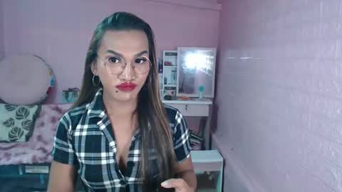 lorien gosper online show from March 7, 2025, 9:18 am
