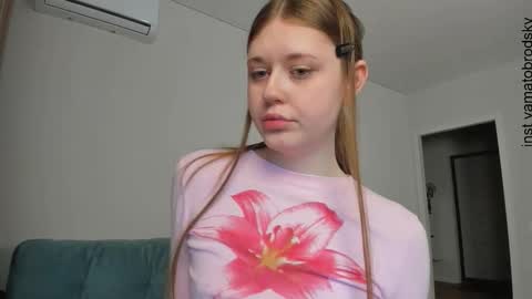 yamatobrodsky1 online show from December 21, 2025, 1:35 am