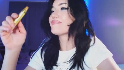 Yami online show from October 3, 2025, 9:45 pm