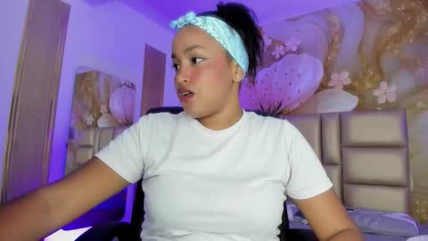 Snapshot of yamirawalker chatting on December 4, 2025, 7:44 pm Naomi online show from December 4, 2025, 7:44 pm